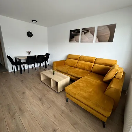 Lesna 6, Apartment *